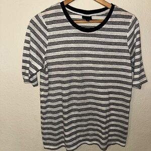 Who What Wear Black and White Striped Tee Short Sleeve